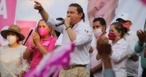 Atacan a balazos a candidato a alcalde en México