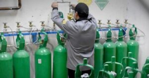 Bolivia recibió 34 toneladas de oxígeno procedentes de Chile