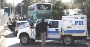 PDI detiene bus con 58 inmigrantes indocumentados en Tiltil