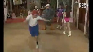 VIDEO - MC Hammer viraliza al Profesor Rosa bailando al ritmo de sus clásicos