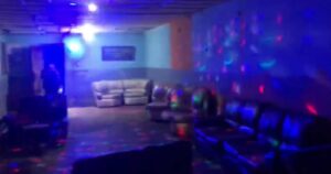 Fiesta clandestina en Quilicura terminó con 13 detenidos: 50 personas huyeron ante llegada de Carabineros