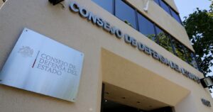 CDE presenta querellas contra cuatro médicos por caso de licencias falsas