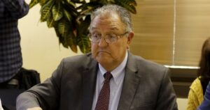 Huenchumilla renunció a comisiones de Seguridad y Ética tras cruce con intendente de La Araucanía