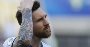 Ventiladores mecánicos donados por Messi permanecen en bodegas en Argentina