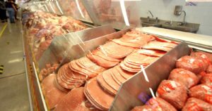 Gobierno de Argentina inhabilita la operación de 12 empresas exportadoras de carne