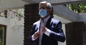 Lavín reacciona en contra de anuncio de Piñera: 