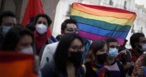 Unión Europea pide respeto para el colectivo LGBTI+: “Ser gay no es peligroso; enseñar a odiar, sí”