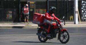 Quiénes son y cómo evalúan su trabajo los repartidores de delivery