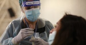 COVID-19: Minsal reportó más de 3 mil casos nuevos y positividad del 8%