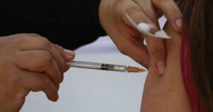 Vacuna alemana CureVac alcanzó un 47% de eficacia y fracasó en sus primeras pruebas