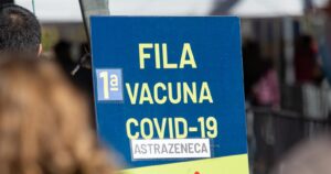 Minsal suspendió la vacunación con AstraZeneca a menores de 45 años