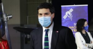 Reflotan viejos tuits de ministro Isamit contra el matrimonio igualitario