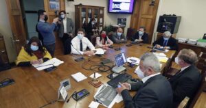 Comisión de Desarrollo Social posterga para este miércoles votación de IFE Universal