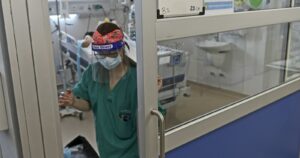 ICOVID: ocupación de camas de menores de 50 años se triplicó en comparación con 2020