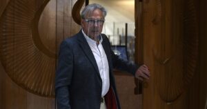 Iván Moreira anuncia proyecto para hacer inexpropiables los fondos de pensiones