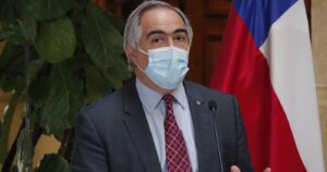 Chahuán llama a la unión de Chile Vamos y la ex Concertación para evitar el 