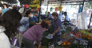 Contraloría: feriantes solo necesitan permiso municipal para acceder a bono pymes