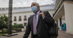 Ministro Paris anunció reuniones para evaluar cambios al plan Paso a Paso