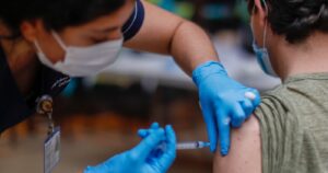 Calendario de vacunación para esta semana considerará a menores de 17 años