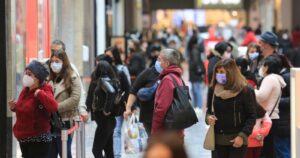 Ventas minoristas presenciales aumentaron un 71% en la Región Metropolitana
