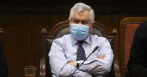 Bancada del PC busca retomar interpelación contra Paris tras llegada de variante Delta