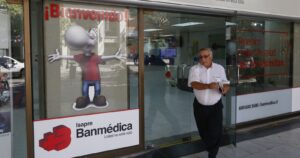 Aprueban ley que frena alza de precios en planes de isapres durante estado de excepción