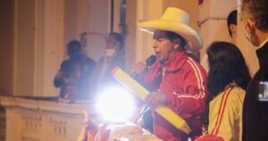 Elecciones en Perú: Castillo superó a Fujimori por 44 mil votos con el 100% de las actas