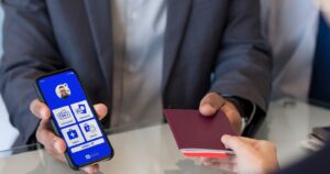 LATAM implementa piloto de pasaporte sanitario en rutas desde Lima y Santiago