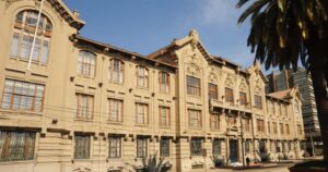 Pontificia Universidad Católica de Valparaíso escala en ranking mundial