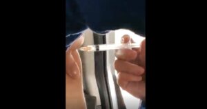 Huechuraba: el video del momento en que mujer recibió pinchazo sin ser vacunada