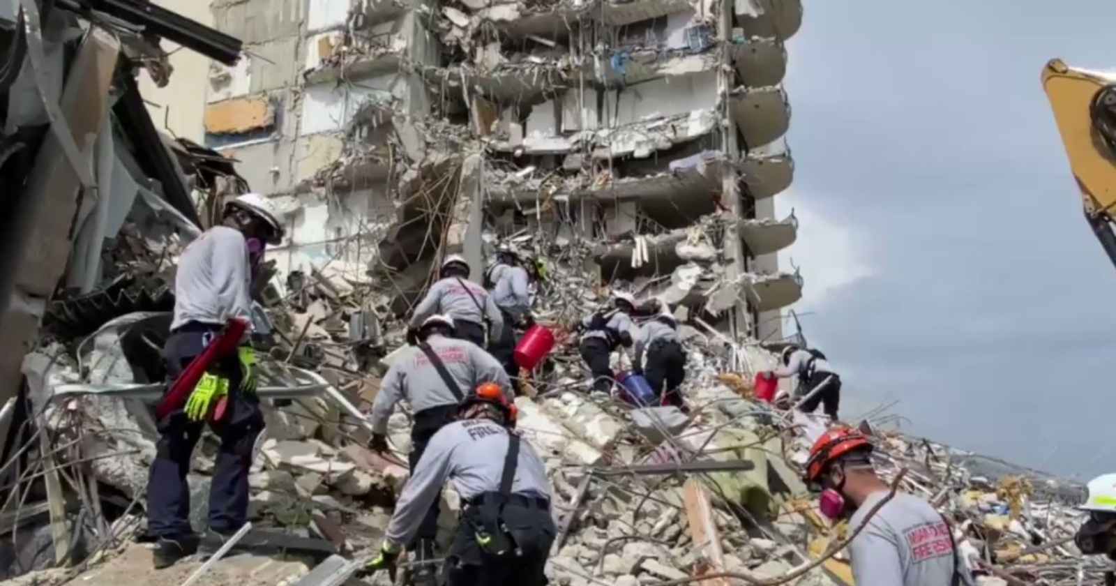 causas del derrumbe de un edificio en Miami
