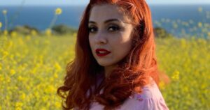 Mon Laferte participará en disco tributo a Metallica