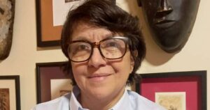 Elisa Araya Cortez es la primera mujer elegida como rectora de la UMCE