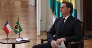 Bolsonaro es trasladado a Sao Paulo para evaluar una 