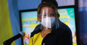 Asesora de Cathy Barriga denuncia golpes de ex alcaldesa de Maipú