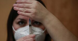 Minsal inicia estudio con 500 voluntarios para la tercera dosis de la vacuna contra el COVID-19
