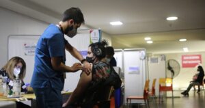 Estados Unidos elogió a Chile por su proceso de vacunación contra el COVID-19