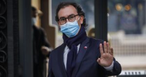 Oposición sigue sumando antecedentes para acusación contra ministro Raúl Figueroa