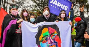 Sigue polémica de anuario de Jadue: inspector de colegio descartó ser autor de cuestionada reseña