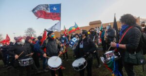 Organizaciones marchan por Santiago en la previa de la instalación de la Convención