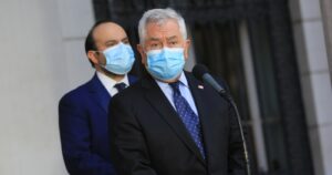 Hermano de diputada Mix denuncia a Paris por asistir a fiesta en el Minsal