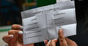 Gabriel Boric y Sebastián Sichel ganan en primeros resultados del Servel