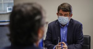 Orrego exigió a Mineduc garantizar las condiciones sanitarias para el regreso a clases