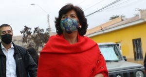 Increpan a Yasna Provoste durante actividad en feria libre de Puente Alto