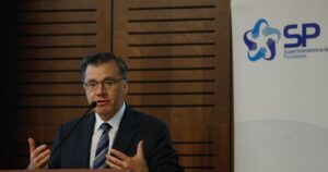 Superintendencia de Pensiones pide retrasar jubilación ante desplome de fondo E