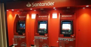 Implementan nuevos cajeros automáticos en Metro de Santiago
