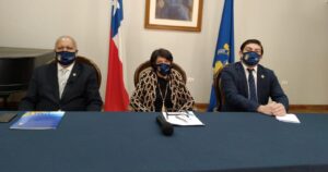 Elisa Araya asumió oficialmente como rectora de la UMCE