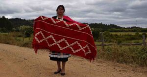 Mantas Trarikan: productos que traspasan conocimientos del telar mapuche