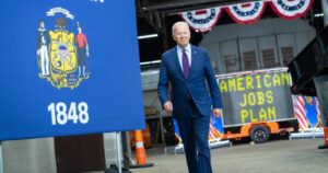 Joe Biden asegura que el coronavirus ya no paraliza a Estados Unidos