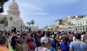PC chileno se alinea con dictadura cubana y culpa al bloqueo de EE.UU.
